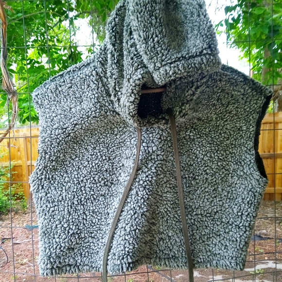 Wild Fable Hoodie Vest - Picture 5 of 7